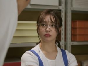 món quà ông chủ dí buồi vào crush chân dài